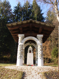 Dolenja vas v Selški dolini - Spomenik žrtvam