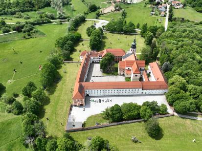 Kostanjevica na Krki - Samostan