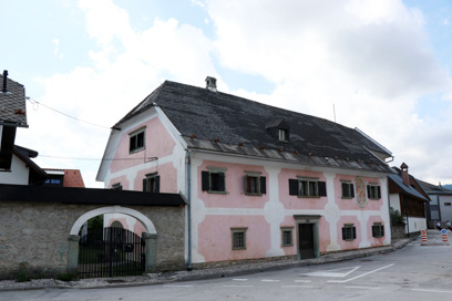 Lesce - Legatova domačija