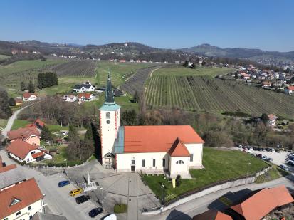 Leskovec pri Krškem - Cerkev Žalostne Matere božje