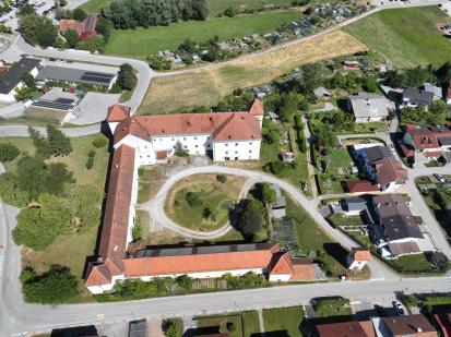 Prebold - Dvorec s parkom