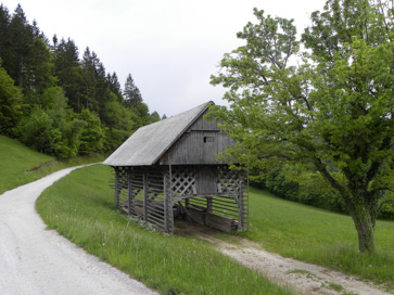 Čebine - Kozolec na domačiji Zgornji Slapar