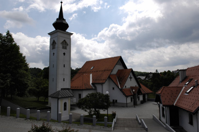 Dolnji Ajdovec - Cerkev sv. Trojice