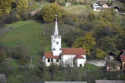 Hmeljčič - Cerkev Device Marije vnebovzete