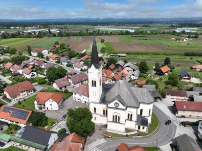 Podbočje - Cerkev sv. Križa