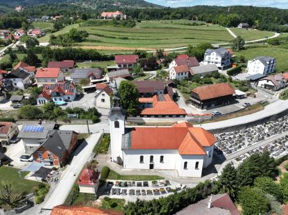 Otočec - Cerkev sv. Petra