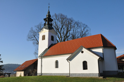 Novo mesto - Cerkev sv. Janeza Krstnika v Mačkovcu