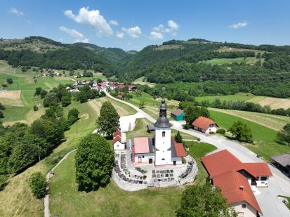 Gorenje Dole pri Škocjanu - Cerkev sv. Križa