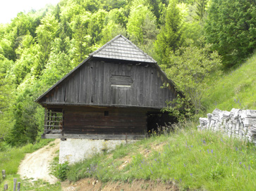 Kanjuce - Gospodarsko poslopje pri domačiji Kanjuce 17