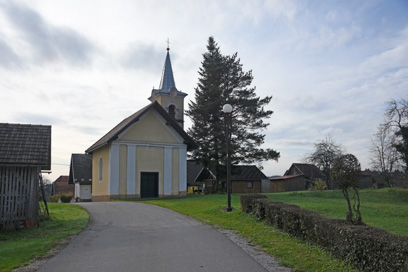 Gornje Dobravice - Cerkev Device Marije