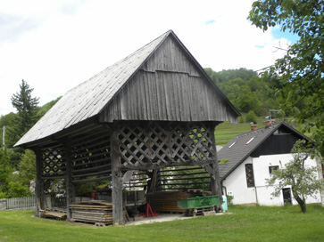 Svetina - Kozolec na domačiji Svetina 12