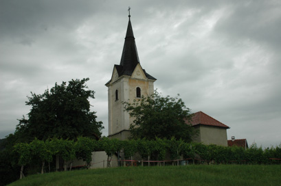 Sromlje - Cerkev sv. Janeza Nepomuka