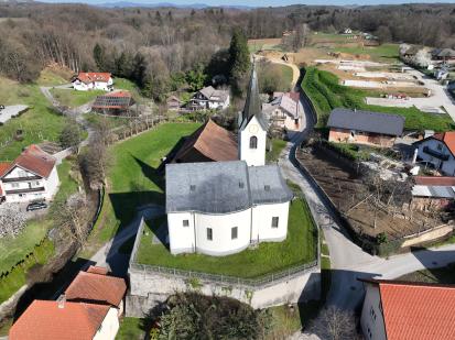 Dolenja vas pri Krškem - Cerkev Device Marije