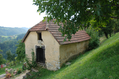 Javornik - Kašča na domačiji Javornik 18