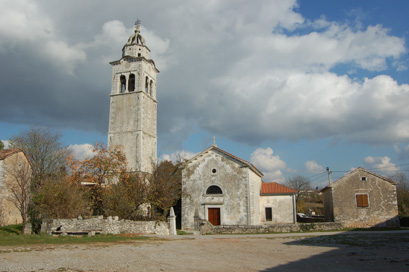 Volčji grad - Cerkev sv. Janeza Krstnika