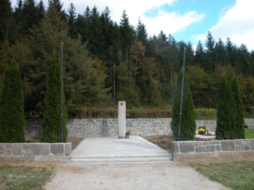 Kočevske Poljane - Grobnica padlih borcev VII. korpusa