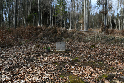 Kuzarjev Kal - Grob Danila Podobnika in Slavka Petriča