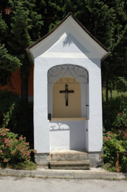 Bele Vode - Kapelica pri cerkvi sv. Andreja