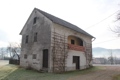 Varpolje - Kašča na domačiji Varpolje 2