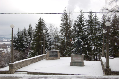 Pivka - Spomenik NOB ob cesti Postojna-Ilirska Bistrica