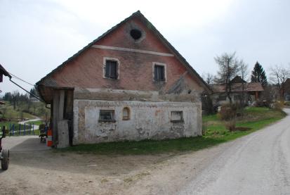 Zavratec - Kašča pri hiši Zavratec 21