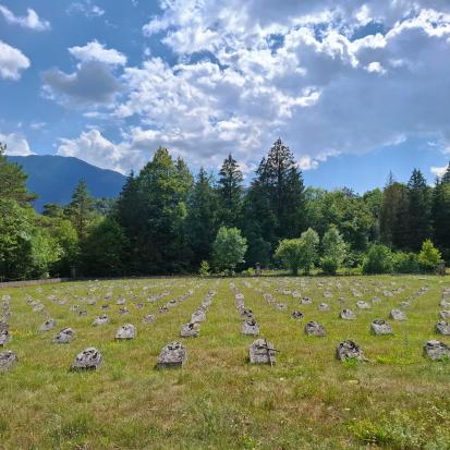 Bovec - Vojaško pokopališče iz prve svetovne vojne