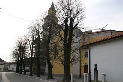 Vrhpolje pri Vipavi - Kostanji ob cerkvi
