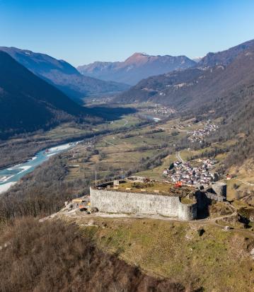 Tolmin - Ruševine gradu na Kozlovem robu