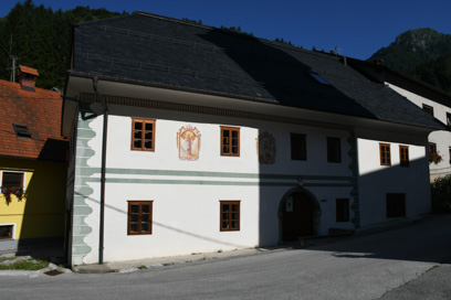 Podbrdo - Kmečki dvorec Podbrdo 18