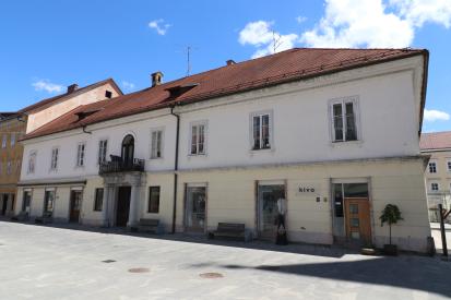 Kranj - Dvorec Glavni trg 5