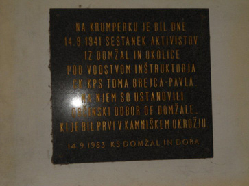 Krumperk - Spominska plošča ustanovitvi občinskega odbora OF Domžale