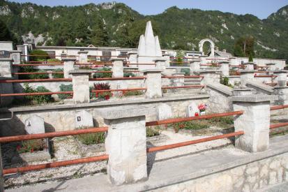 Breznica - Grobišče borcev in talcev NOB