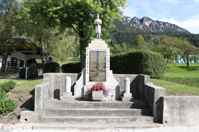 Dovje - Spomenik padlim v 1. svetovni vojni