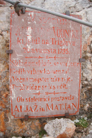 Triglav - Spominska plošča Valentinu Vodniku