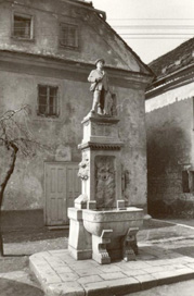 Radovljica - Vodnjak na Linhartovem trgu