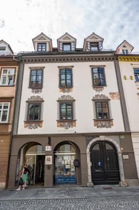 Ljubljana - Hiša Ciril Metodov trg 13