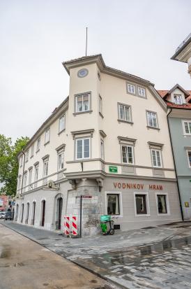 Ljubljana - Hiša Vodnikov trg 2