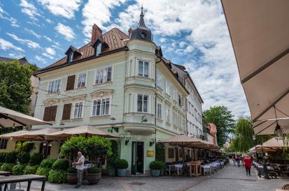 Ljubljana - Hiša Cankarjevo nabrežje 5
