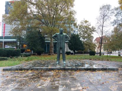 Ljubljana - Spomenik Borisu Kidriču