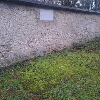 Ljubljana - Ilegalni prehod v bolnišnico na Studencu