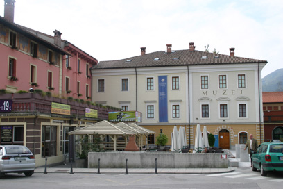 Tolmin - Coroninijeva graščina