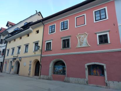 Škofja Loka - Fasadi Mestni trg 16, 17