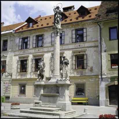 Škofja Loka - Marijino znamenje na Mestnem trgu