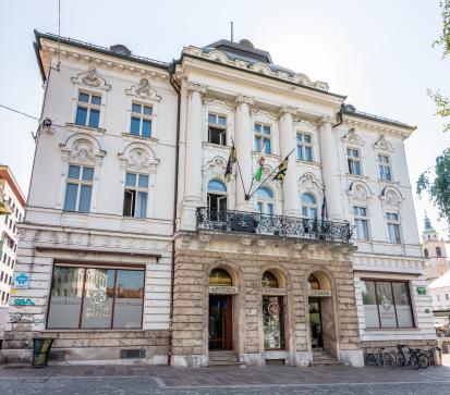 Ljubljana - Palača Prešernov trg 5