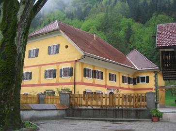 Železniki - Hiša Racovnik 9