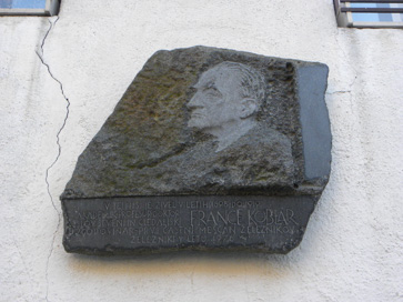 Železniki - Spominska plošča slavistu dr. Francetu Koblarju