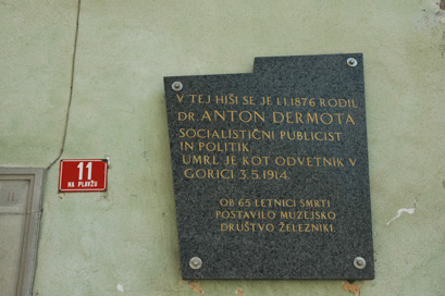 Železniki - Spominska plošča dr. Antonu Dermoti