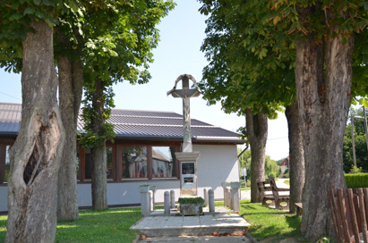 Korovci - Kamniti križ