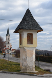 Oplotnica - Znamenje