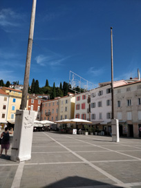 Piran - Stebra za zastave na Tartinijevem trgu